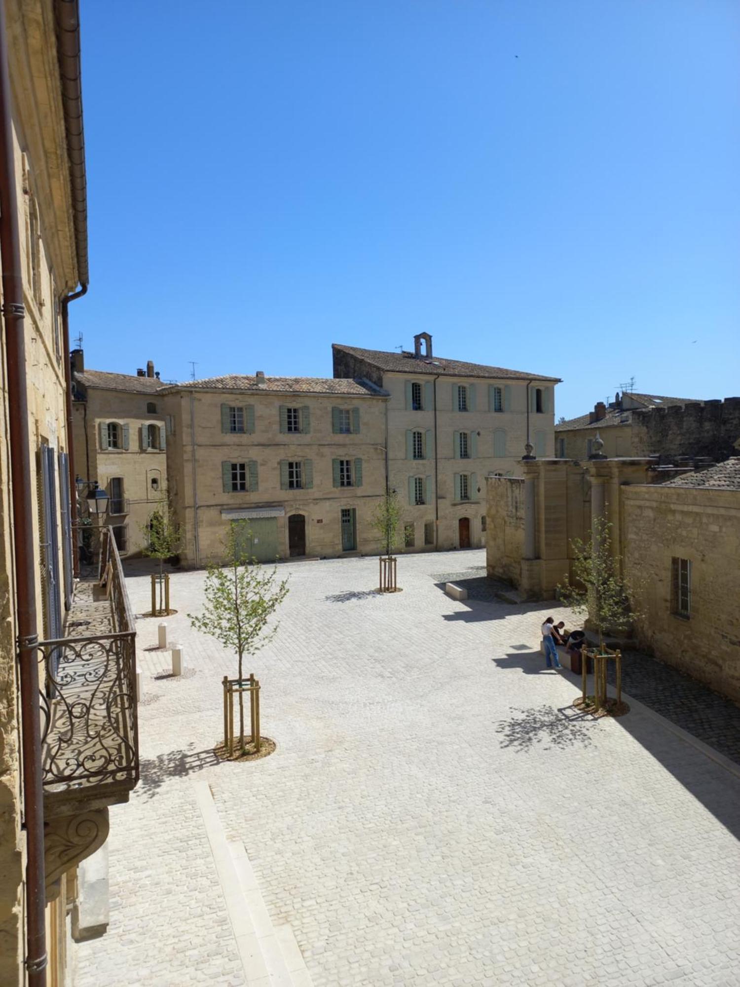 Coeur D'Uzes Apartment Bagian luar foto